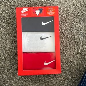 Newborn to three months, Nike bodysuit, three pack, red, white and navy blue